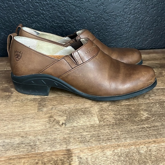 Ariat Shoes - Ariat Women’s leather slip on Size 8